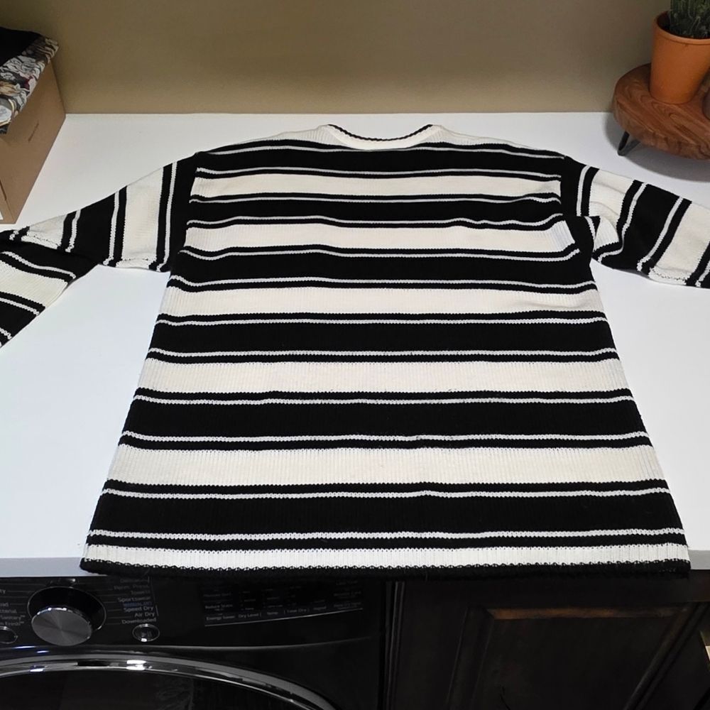 Sweater  - Picture 2 of 4